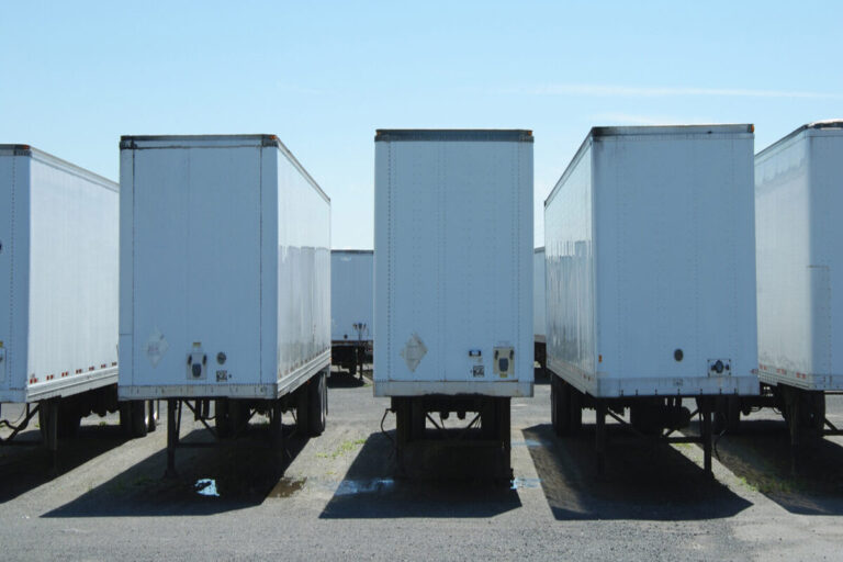 semi-trailer size